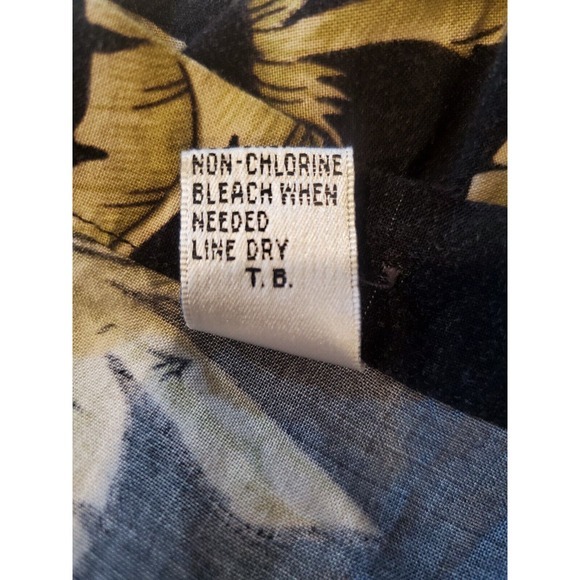 Pierre Cardin‎ Medium Button Up Hawaiian Shirt Collared Black Korea Hula Palm - Picture 8 of 16